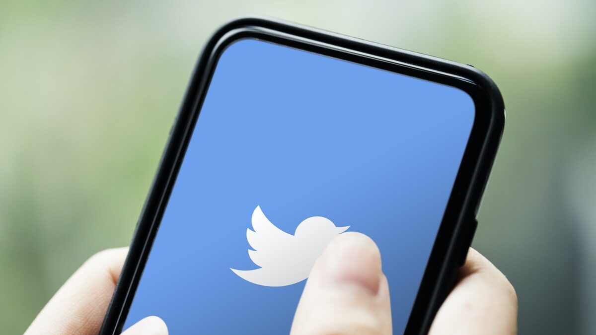 Twitter May Soon Let You Connect Your Google Account