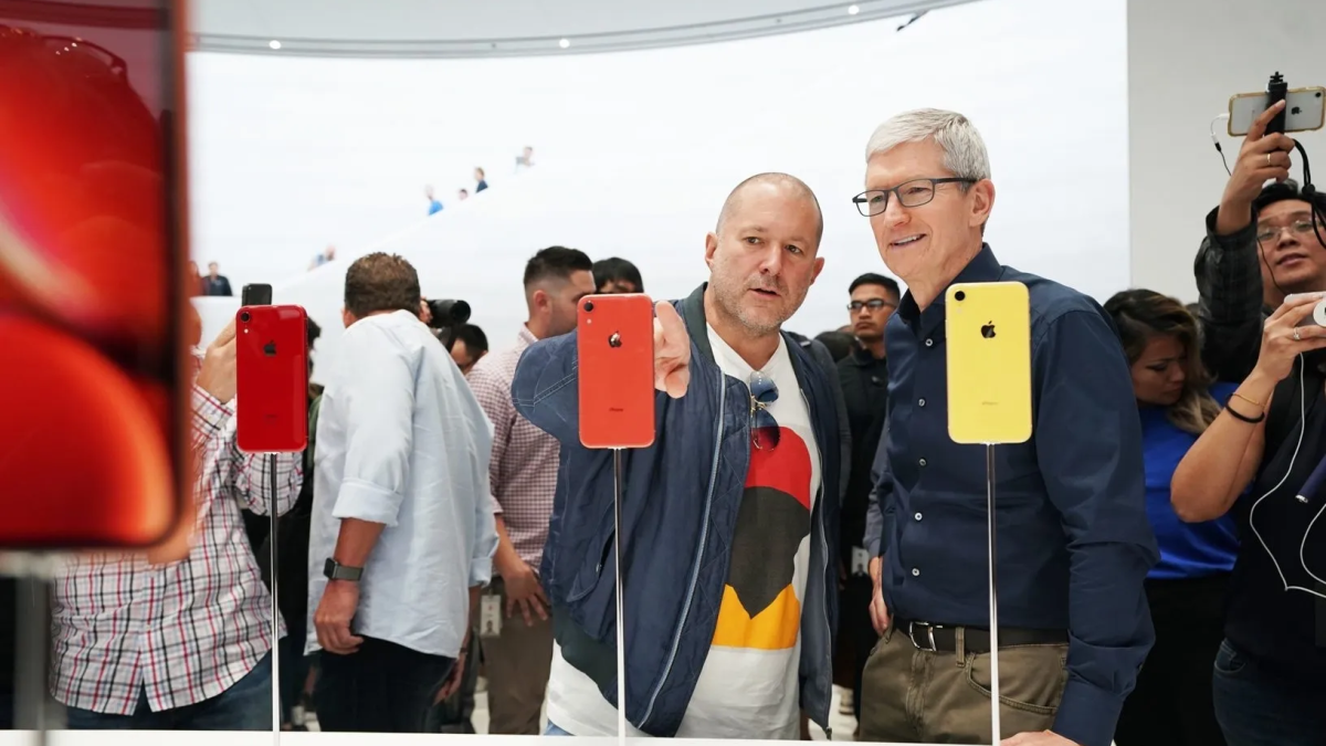 Apple Finally Bids Goodbye To Design Maverick Jony Ive